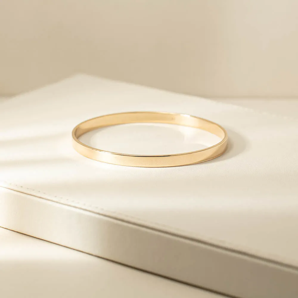 9ct Yellow Gold Oval Bangle