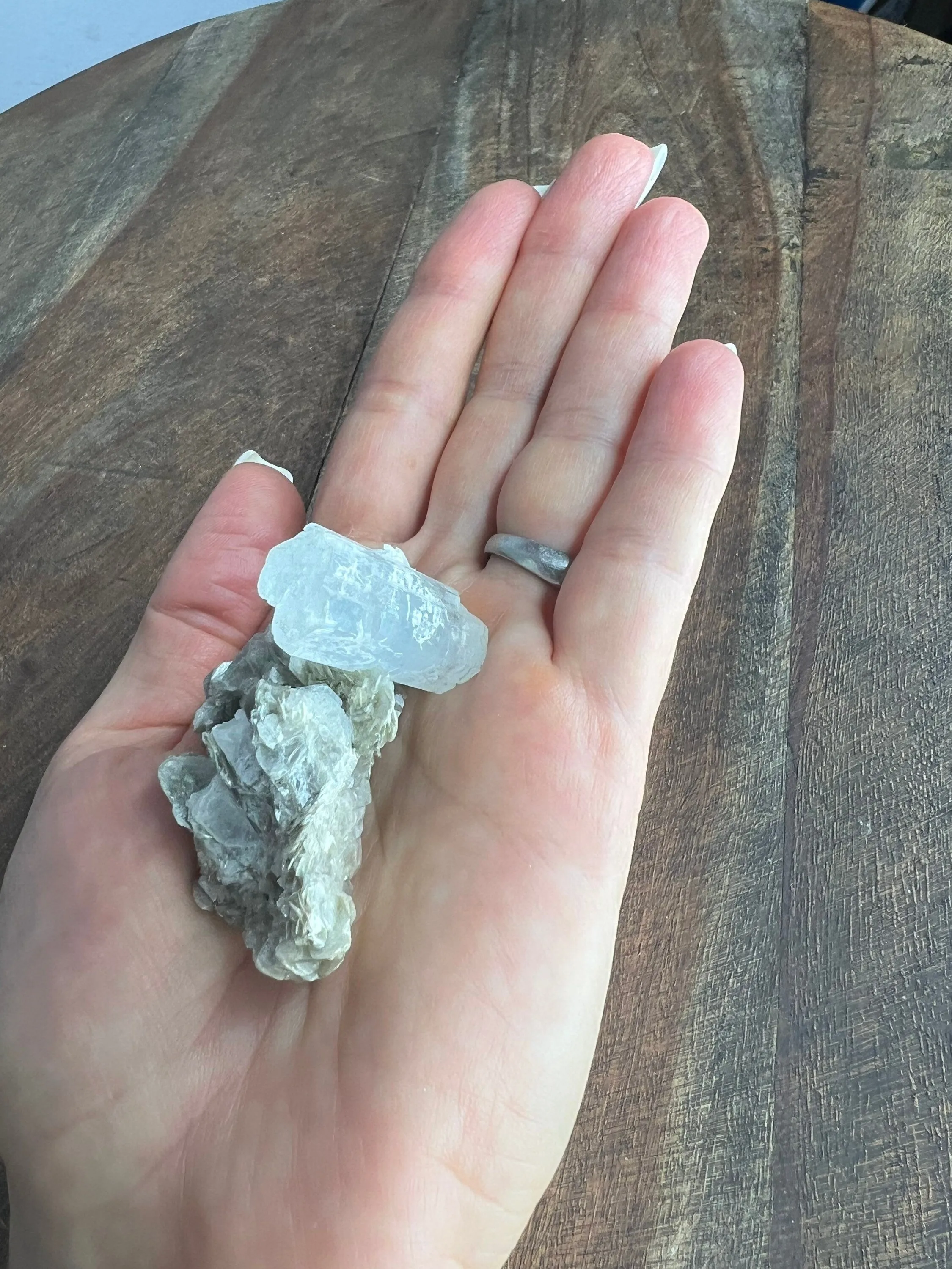 Aquamarine on mica mineral cluster is the small one and the uv reactive calcite you get both clusters. 36grams small and 428grams larger one