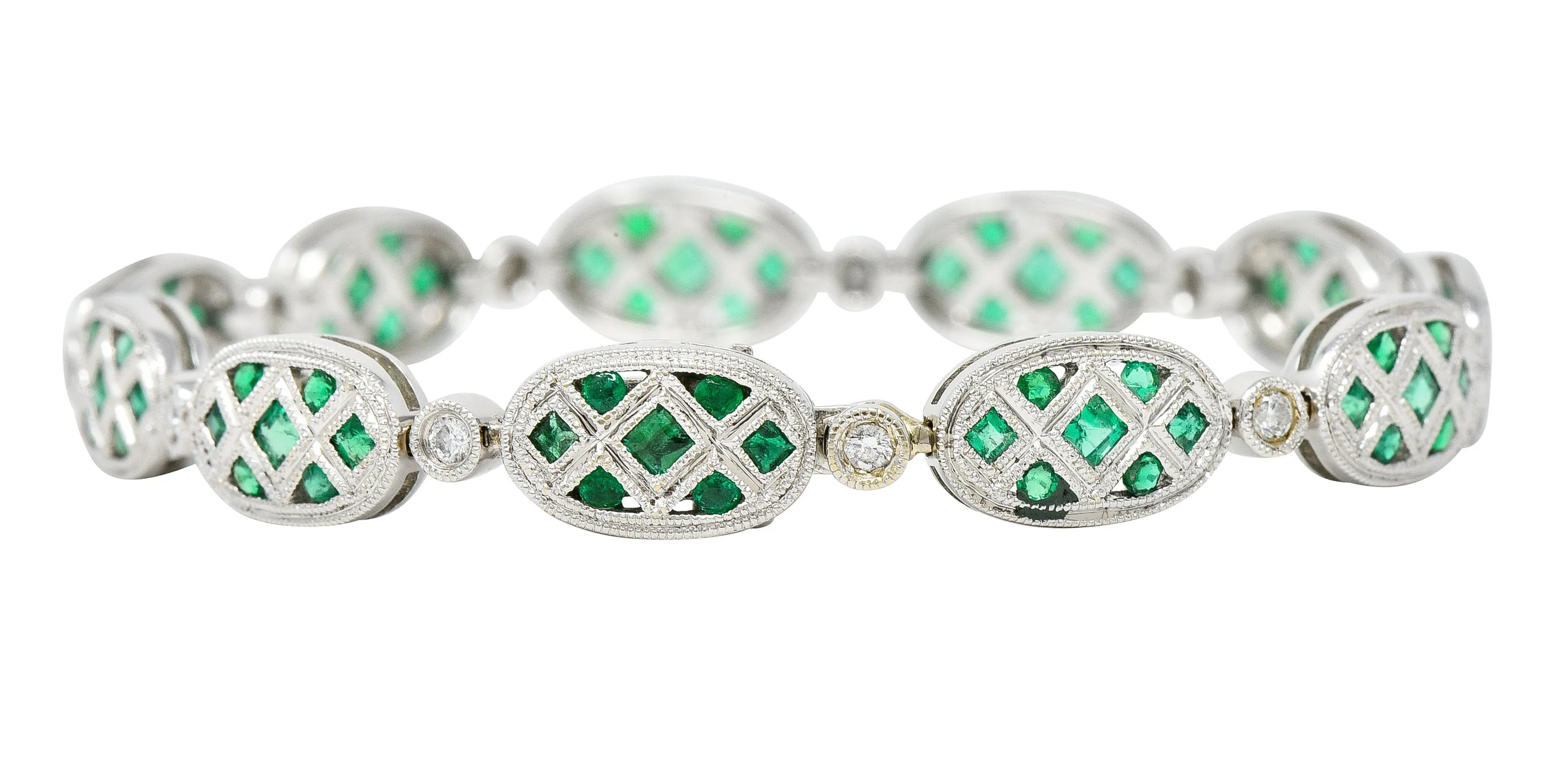 Contemporary 1.80 CTW Emerald Diamond 18 Karat White Gold Lattice Link Bracelet