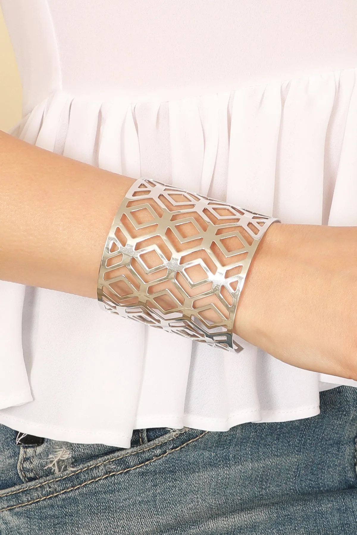 DIAMOND PATTERN FILIGREE CUFF BRACELET