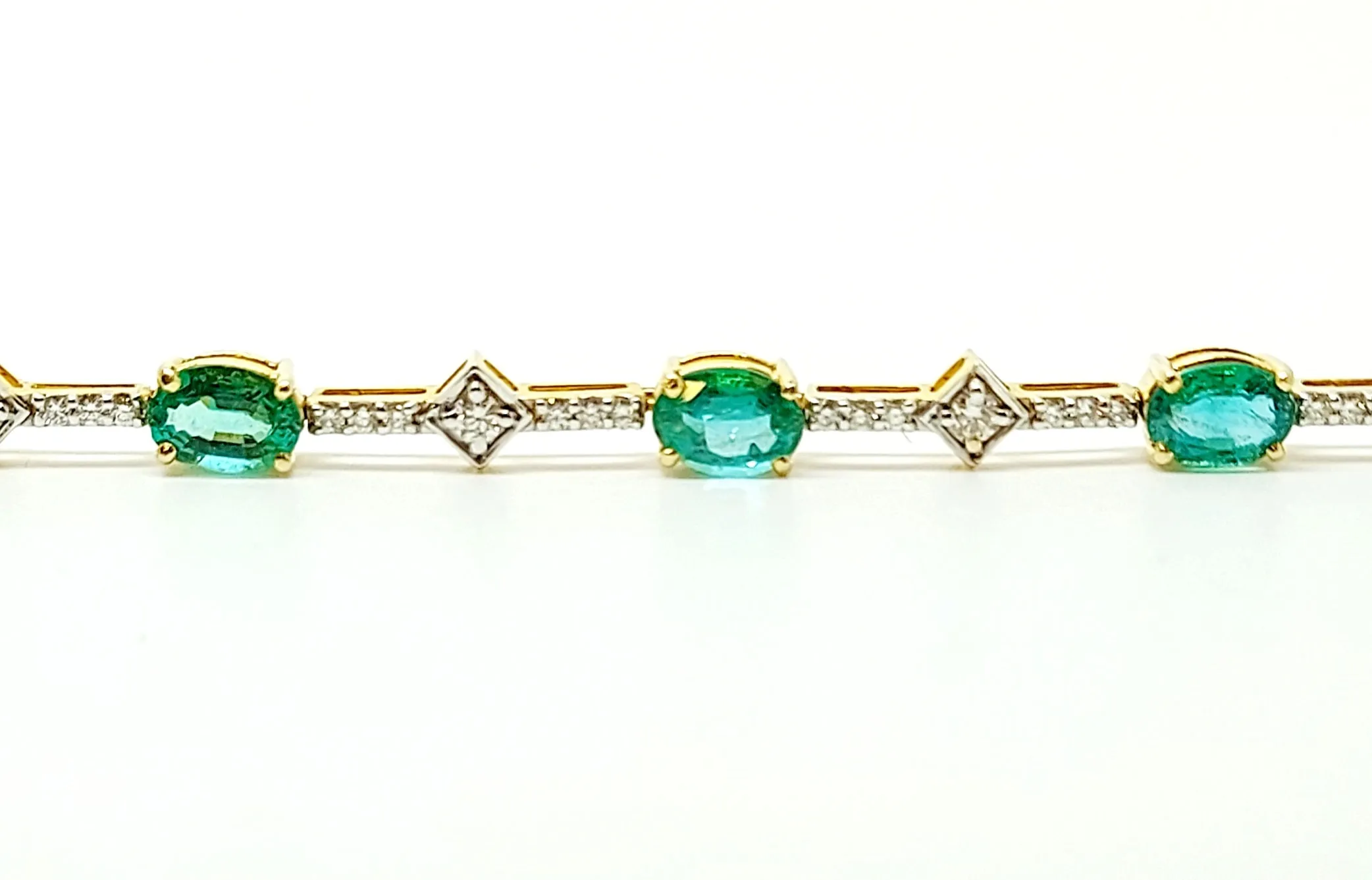 Emerald And Round Diamond Bracelet In 14k Yellow Gold AD NO: 1744