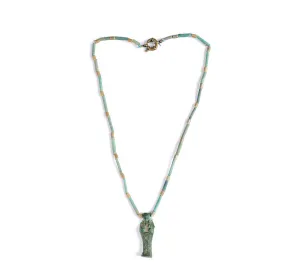 Short necklace with blue beads