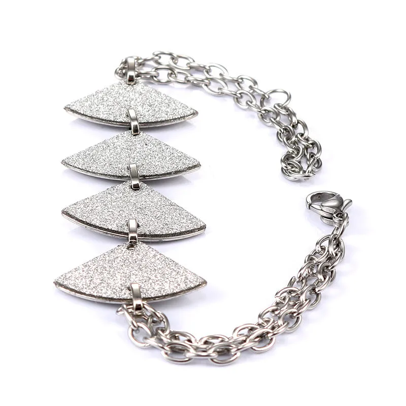 Stylish Scallop Design Titanium Steel Bracelet for Women - Personalized Stainless Steel Jewelry