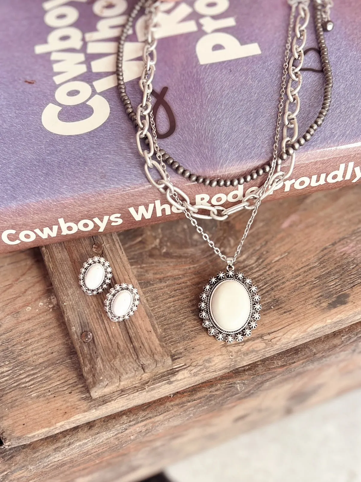 Triple Stranded Western Style White Pendant Necklace