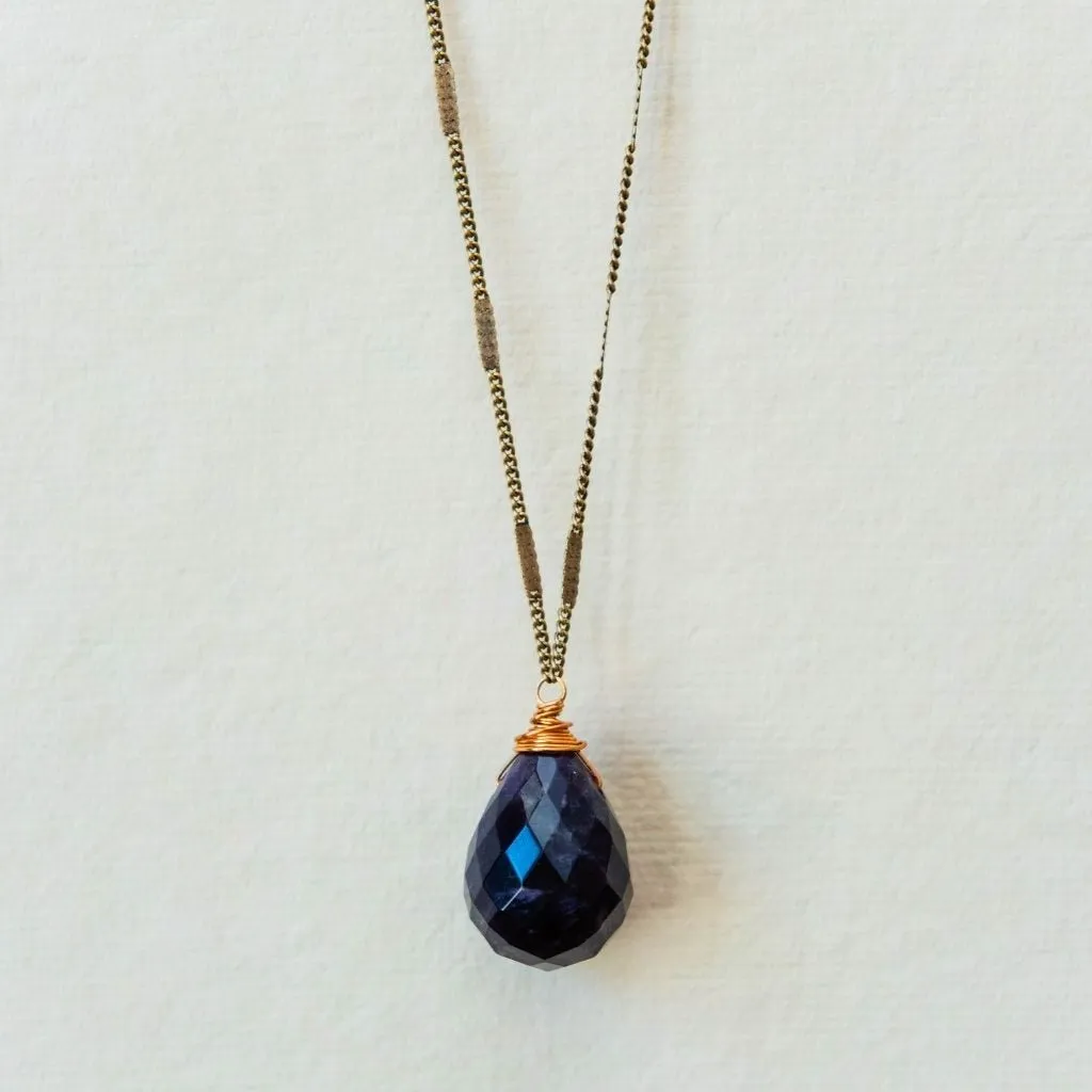 Zara Drop Necklace – The Perfect Holiday Gift of Timeless Elegance and Artisan Craftsmanship